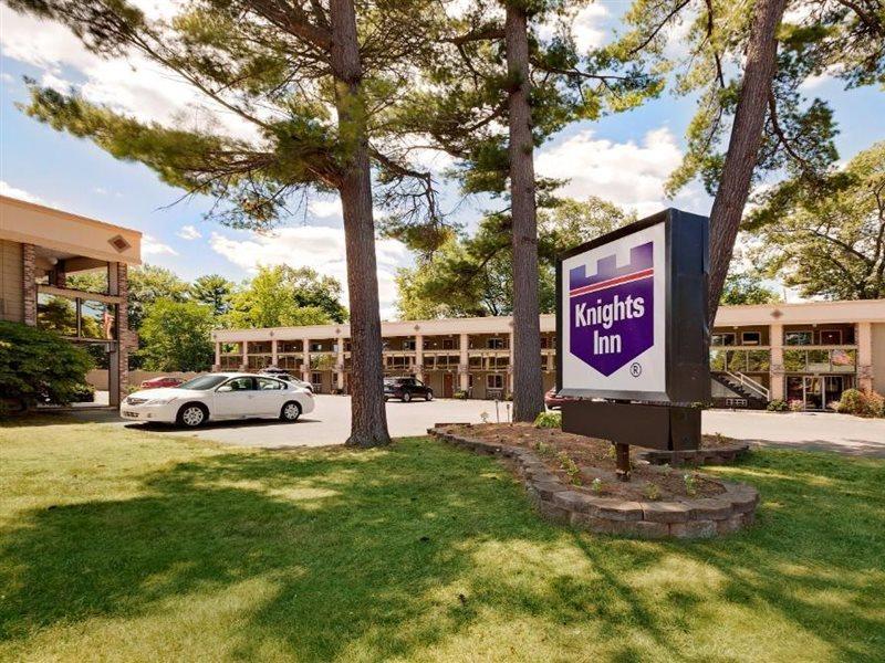 Super 8 By Wyndham Traverse City Exterior photo