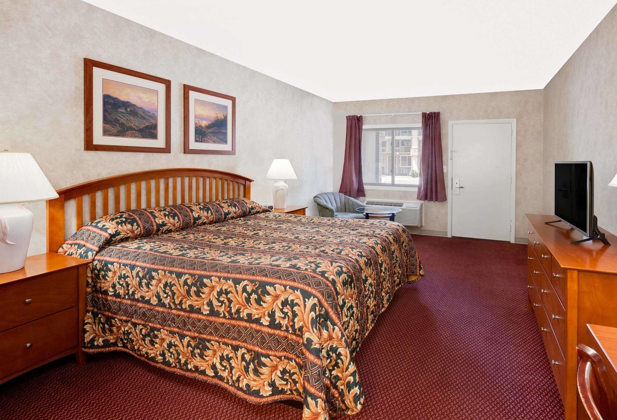 Super 8 By Wyndham Traverse City Exterior photo